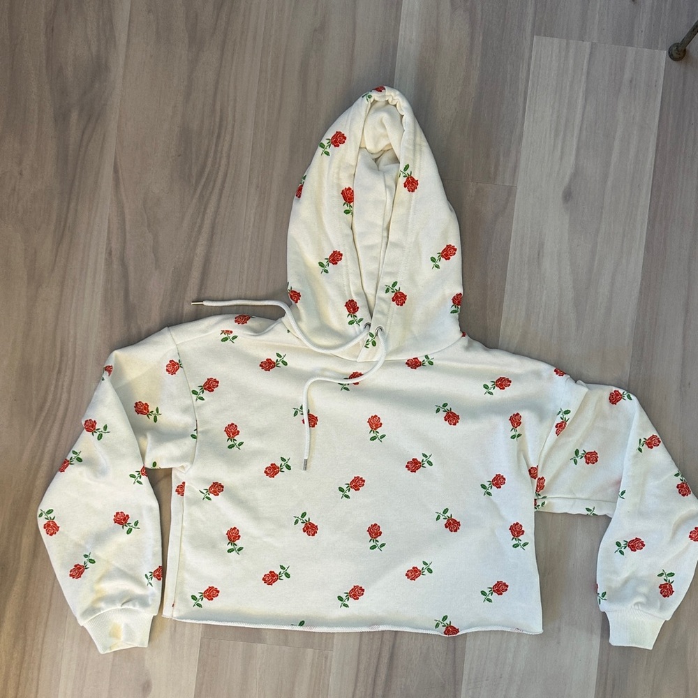 EUC Forever 21 Floral Print Hoodie Sweater - Cream with Red Accents PTP 22"